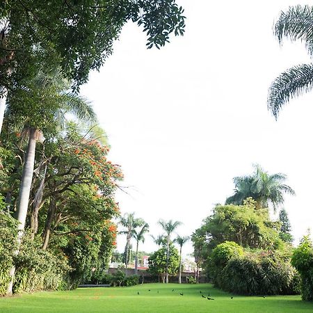 Hotel Jacarandas Cuernavaca Exterior photo